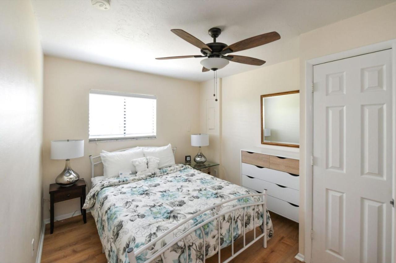 3 Waves From It All By Beachside Management Siesta Key Exterior photo