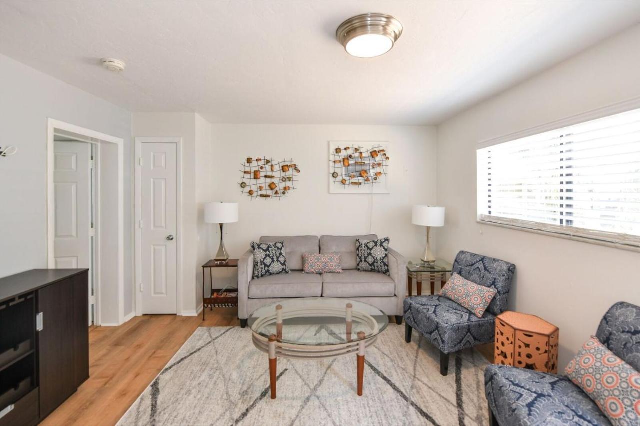 3 Waves From It All By Beachside Management Siesta Key Exterior photo